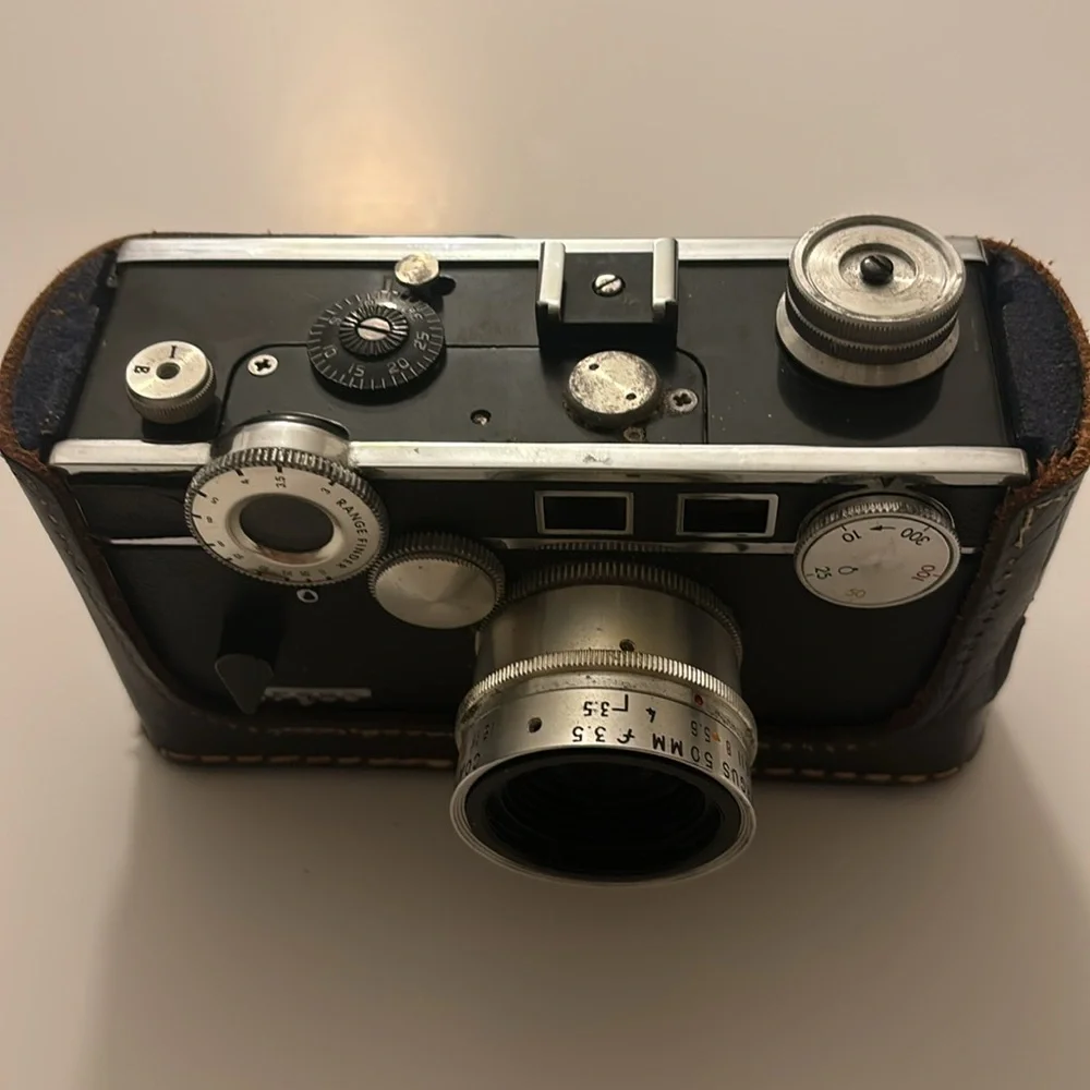 Vintage Argus 35mm Camera & Leather Case(Pre-Owned)Untested-case Fair Condition